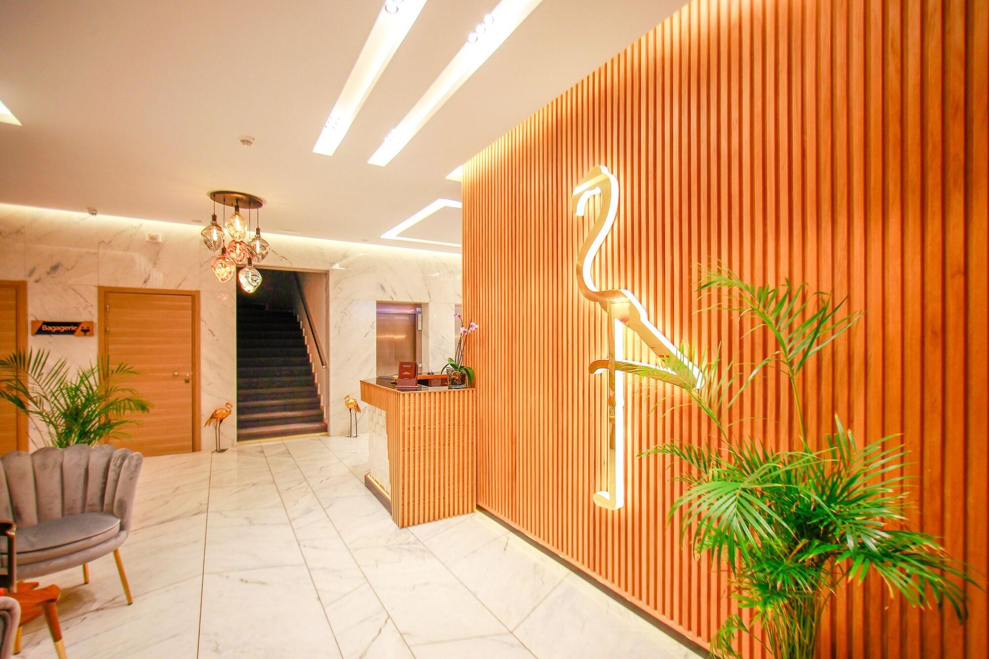 Flamant Rose 4*